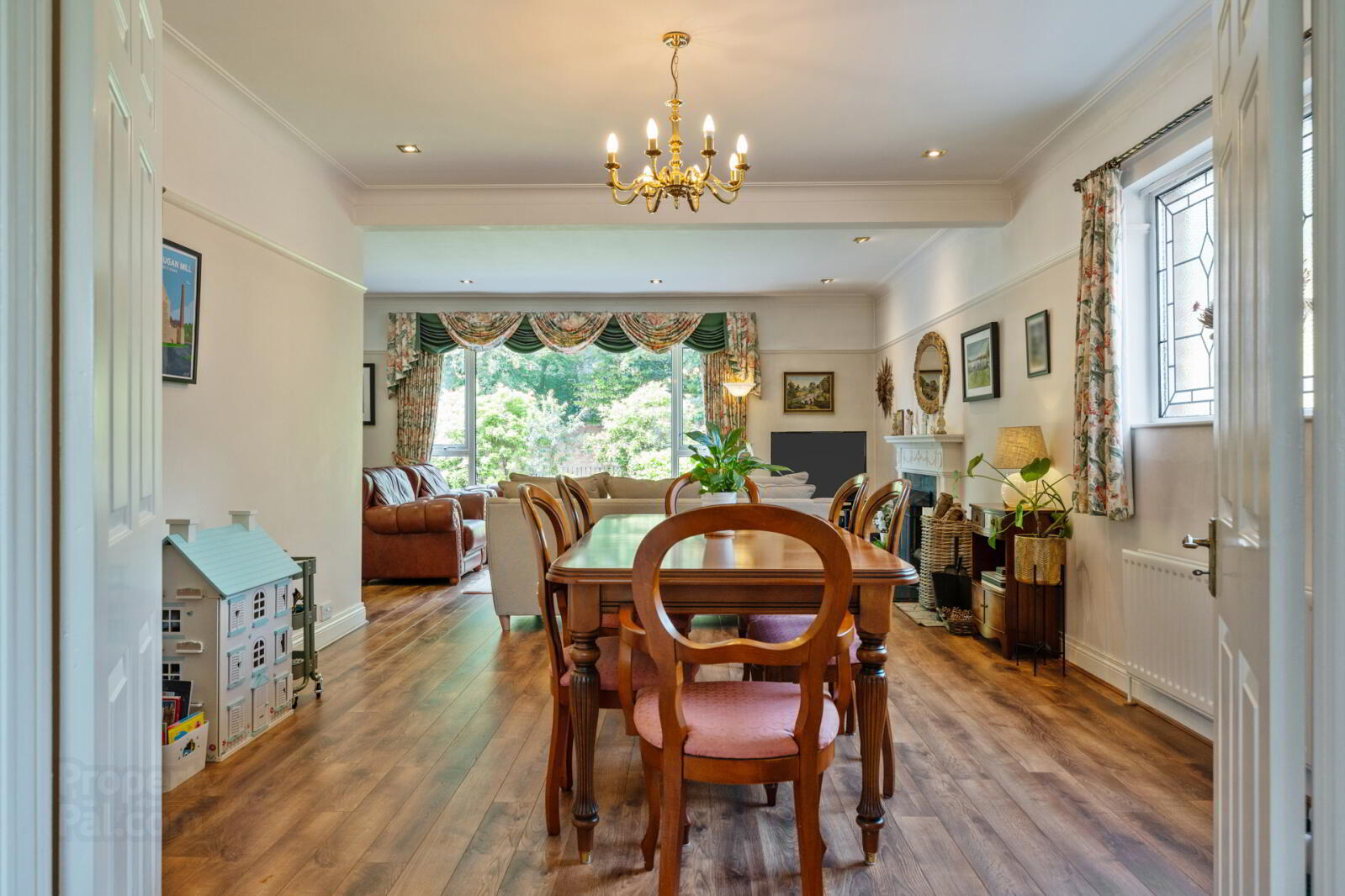 15 Knocktern Gardens 11 of 38