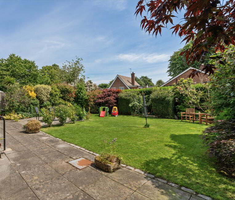 15 Knocktern Gardens 32 of 38