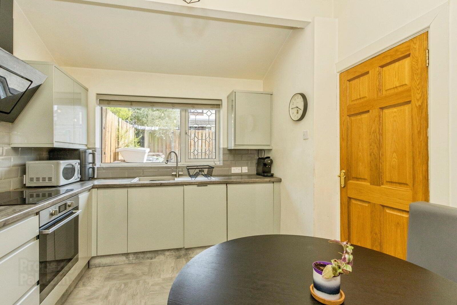 31 Dundrod Drive 4 of 12