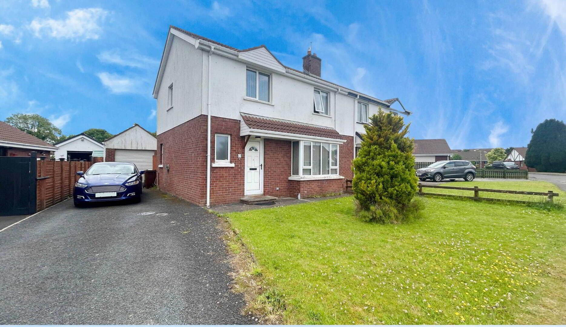 65 Avonbrook Gardens 1 of 15