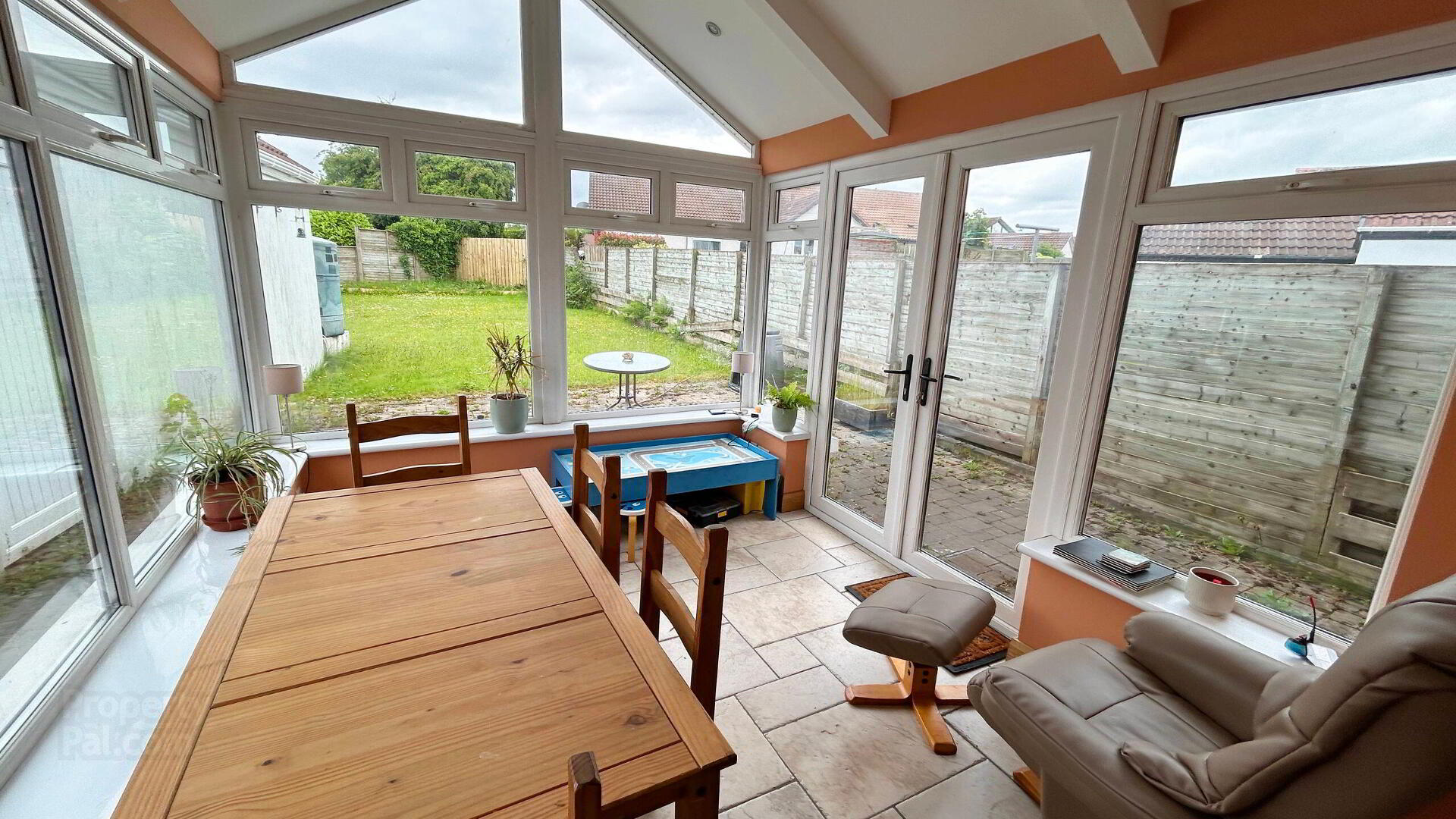 65 Avonbrook Gardens 3 of 15