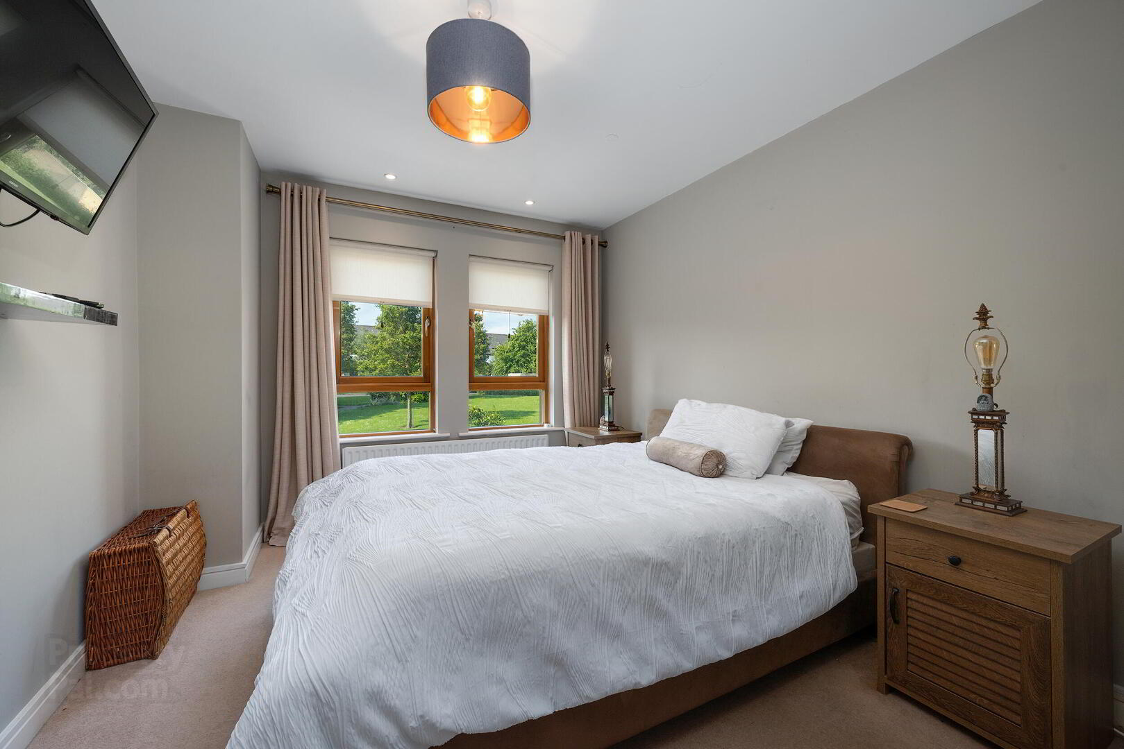 1 Blackthorn Hill Crescent 23 of 35