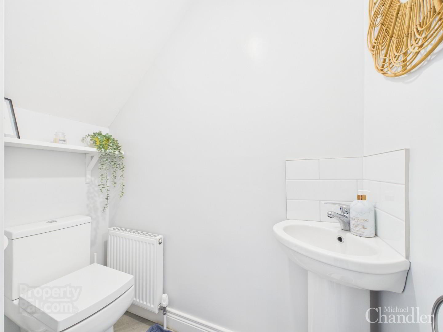 4b Woodbreda Crescent 9 of 18