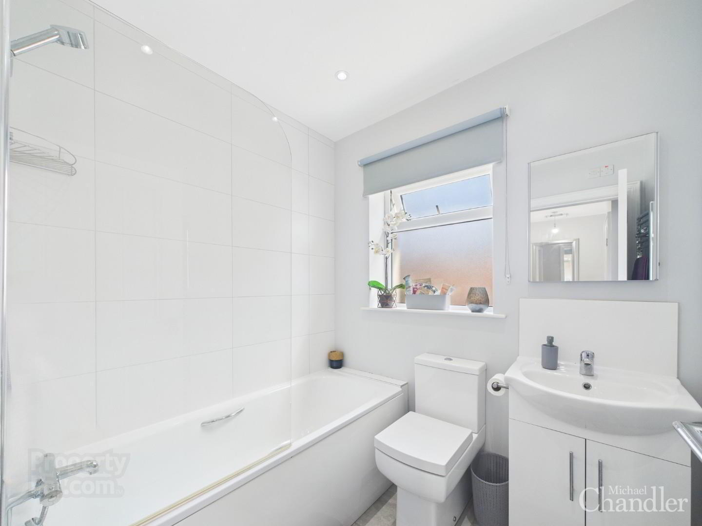 4b Woodbreda Crescent 15 of 18