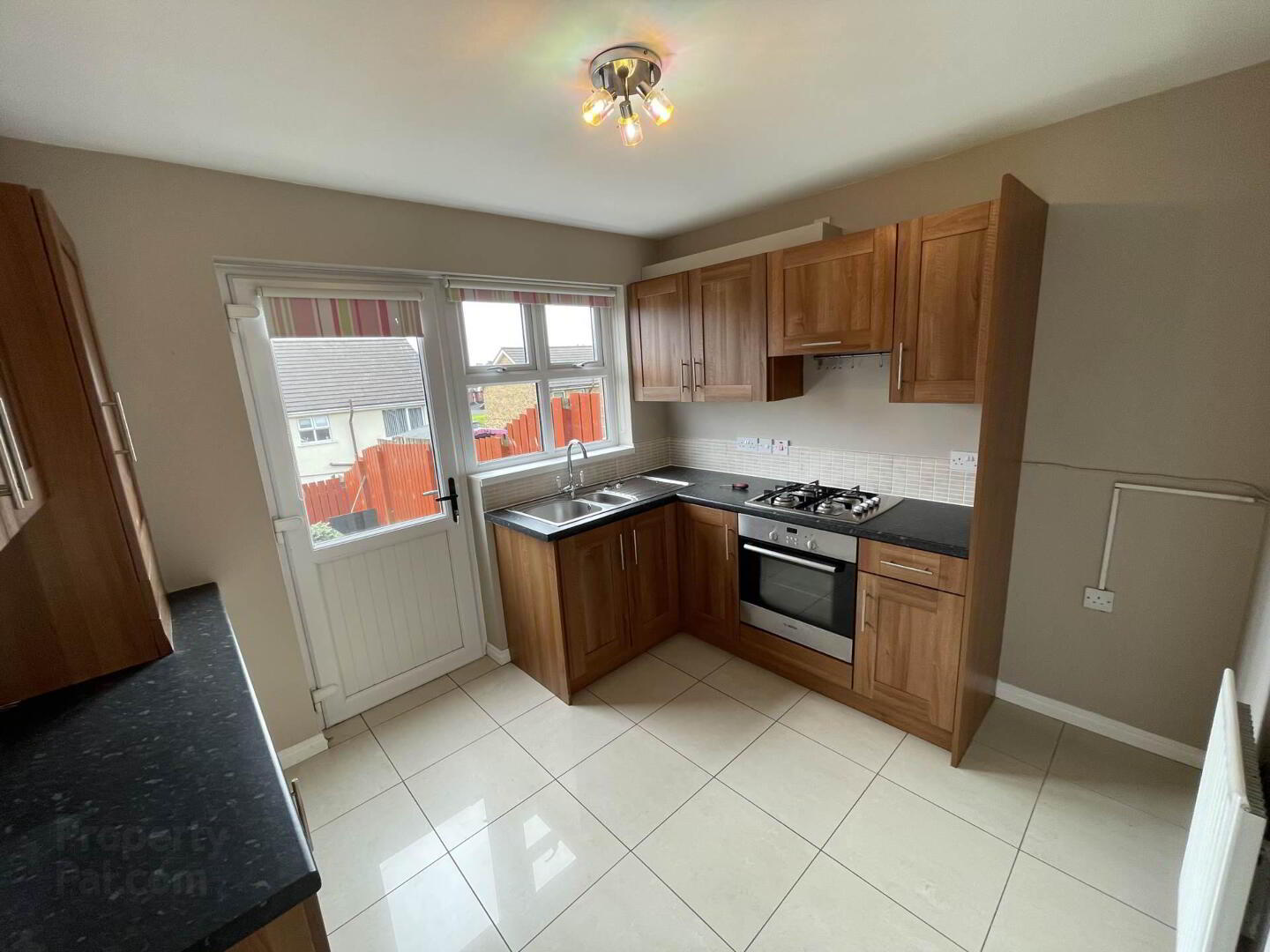186 Blackthorn Rise 4 of 11
