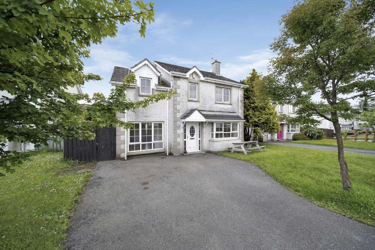 40 Ashgrove Manor 1 of 31