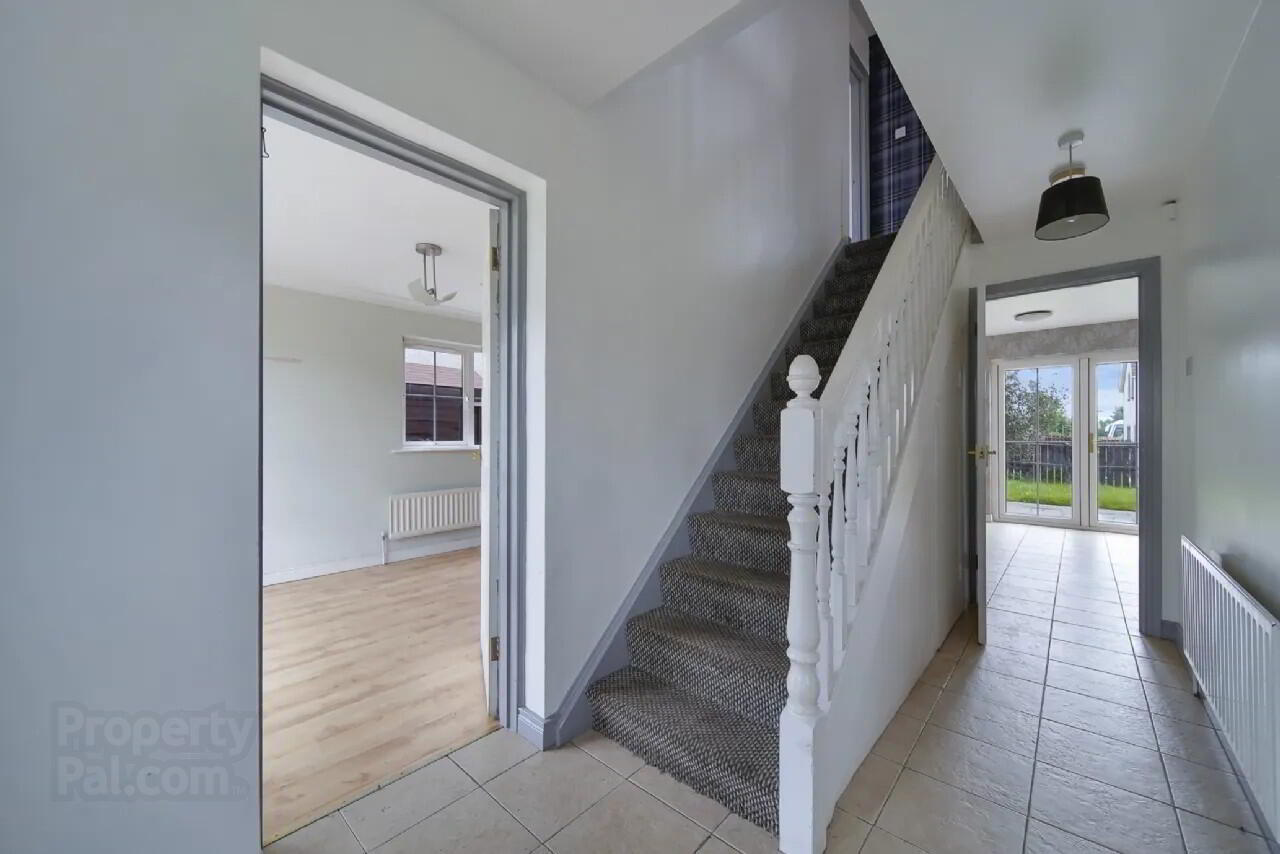 40 Ashgrove Manor 4 of 31