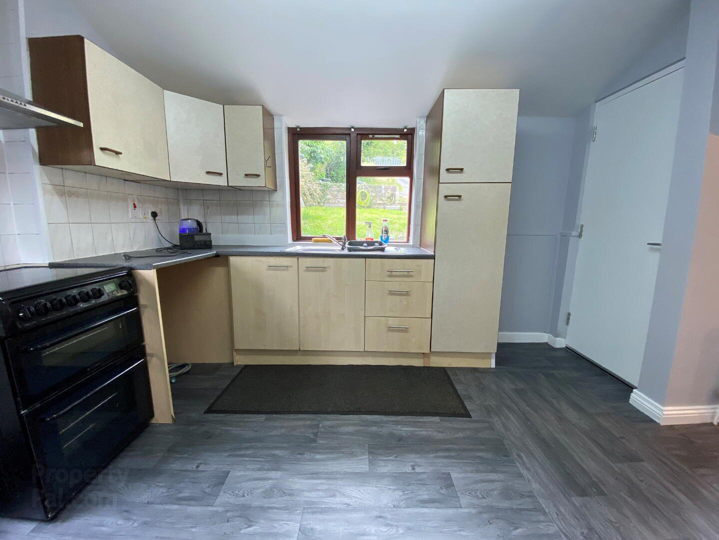 5 Lisburn Road 7 of 13