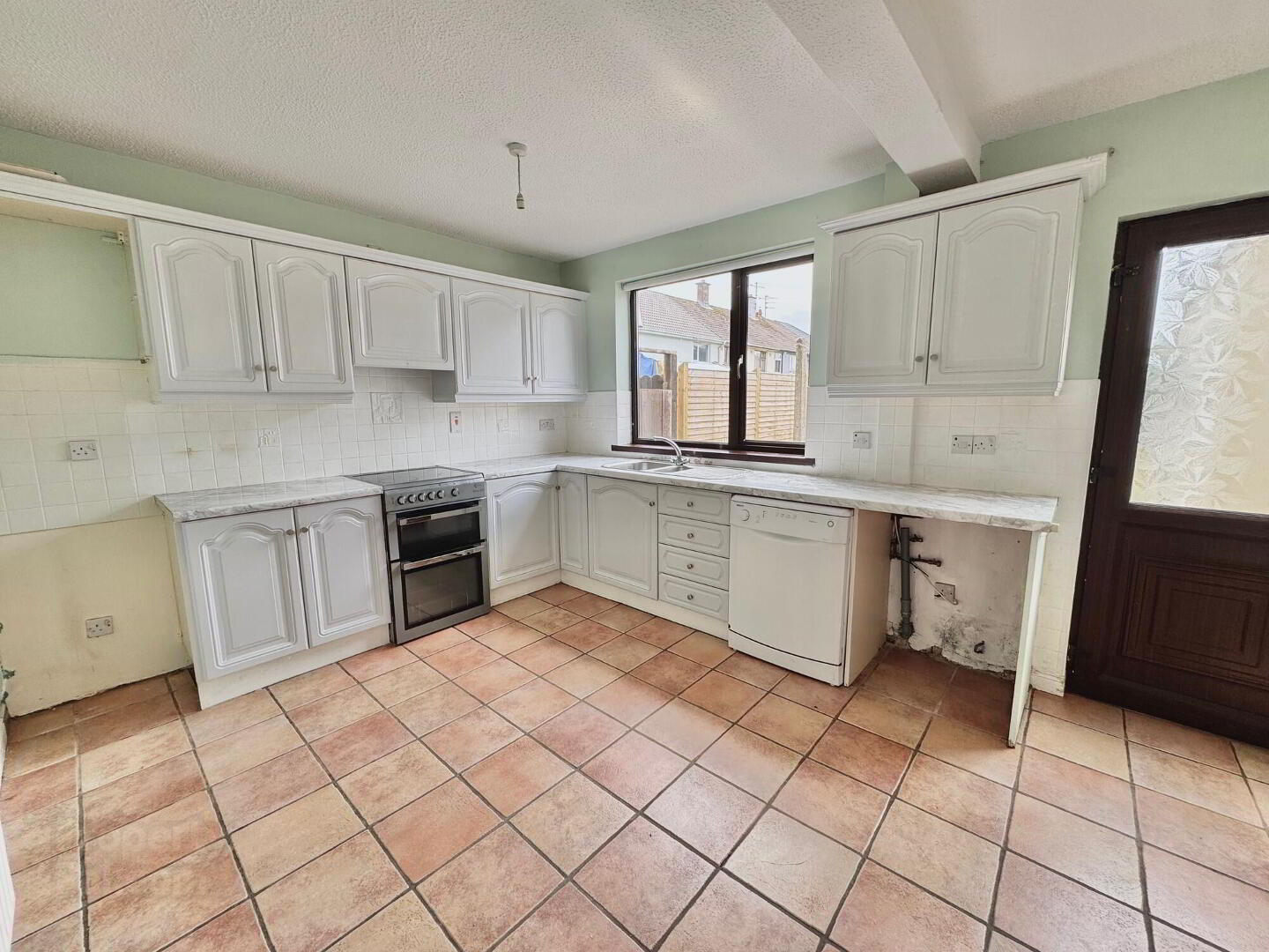 3 Churchlands Road 5 of 12