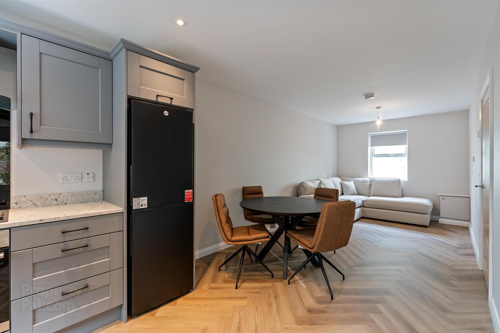 22 Hunters Lane 5 of 14
