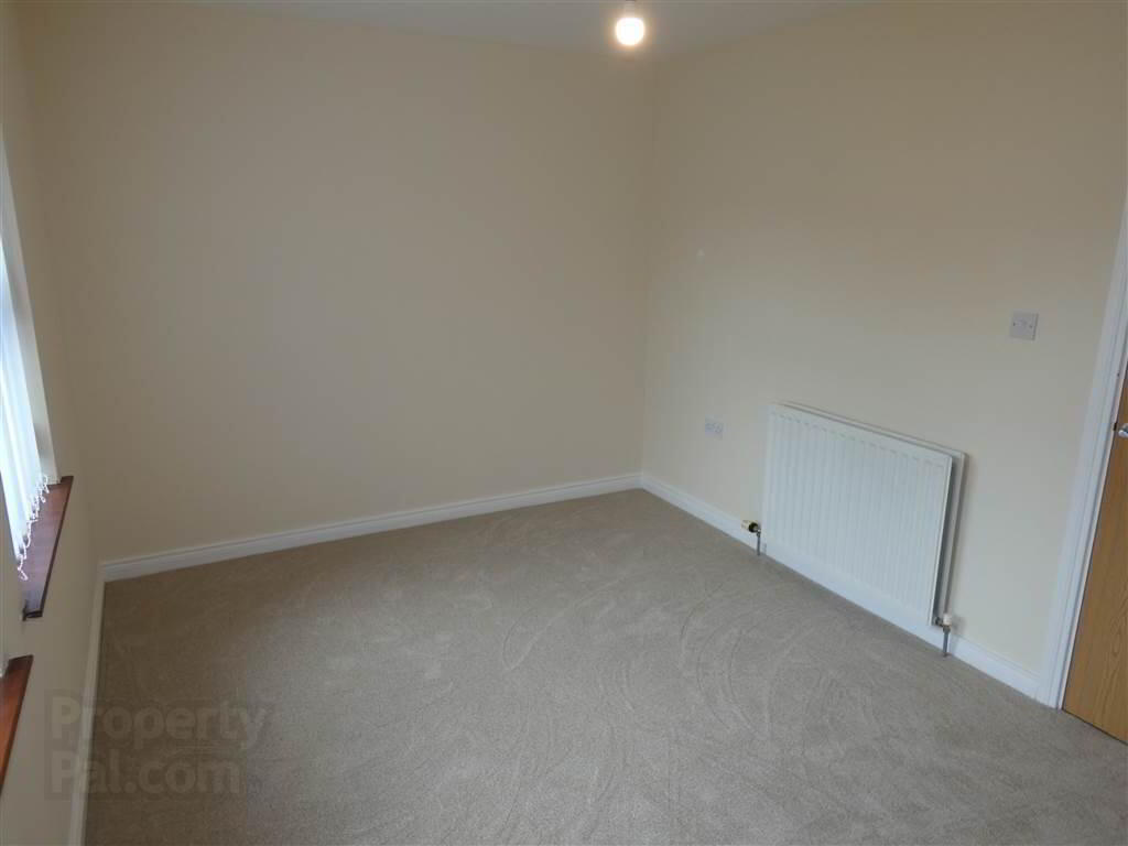 10 Aylesbury Court 9 of 12