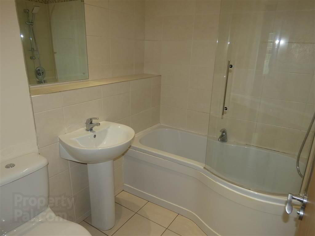 10 Aylesbury Court 11 of 12