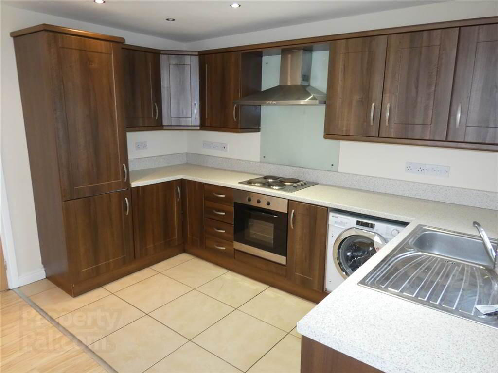 12 Aylesbury Court 4 of 10