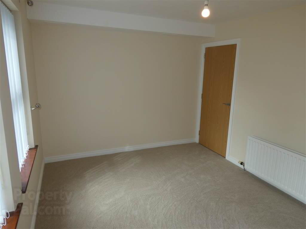 12 Aylesbury Court 7 of 10