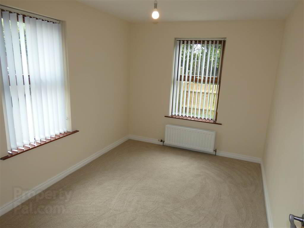 12 Aylesbury Court 8 of 10