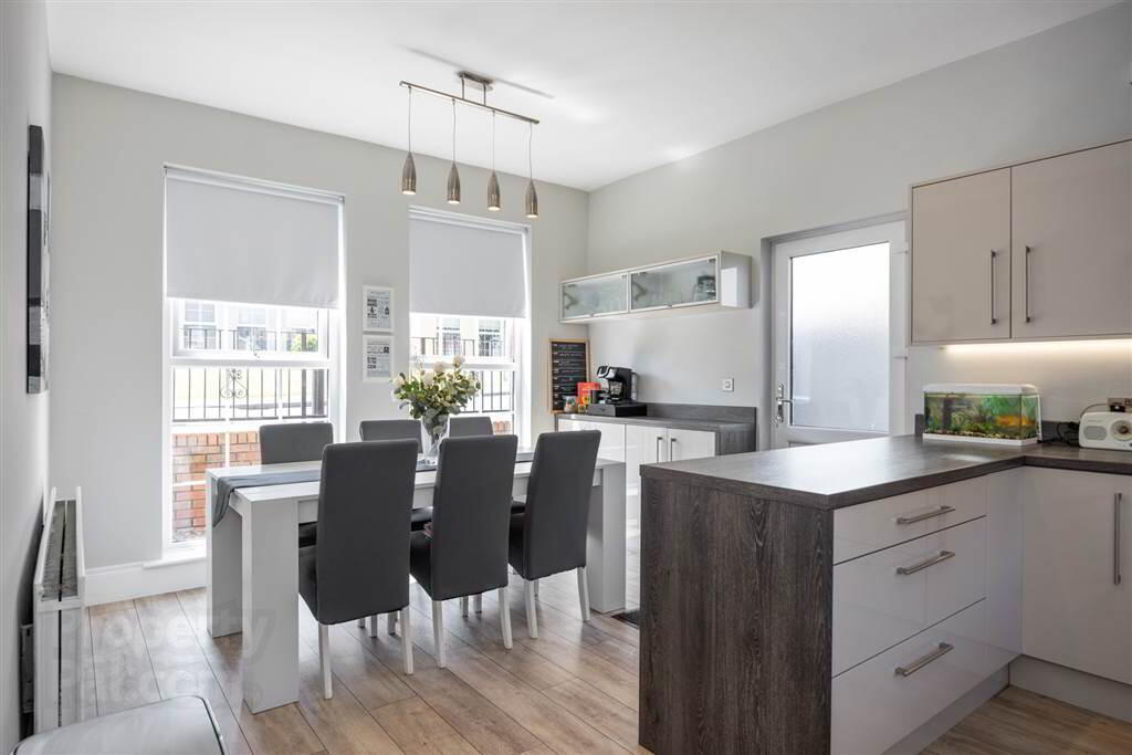 23 Demesne Road 8 of 21