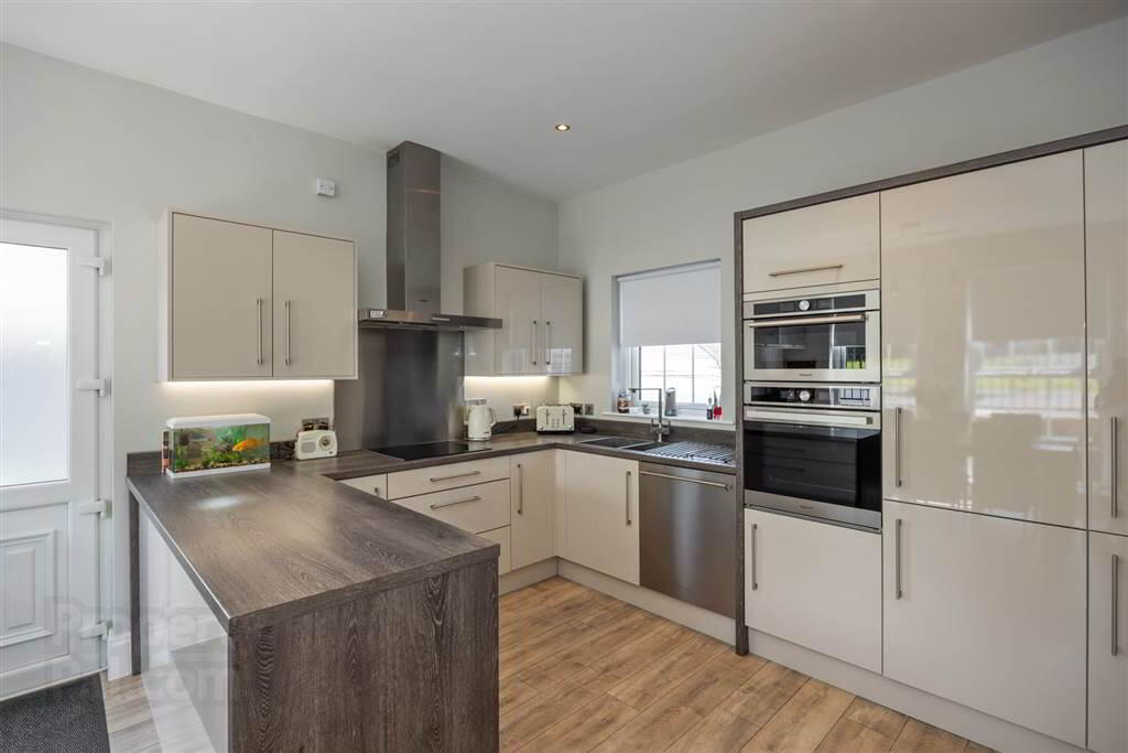 23 Demesne Road 10 of 21