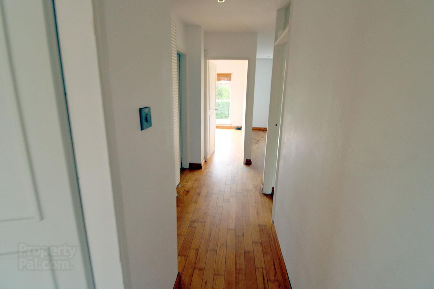8 Rockmount Gardens 6 of 13