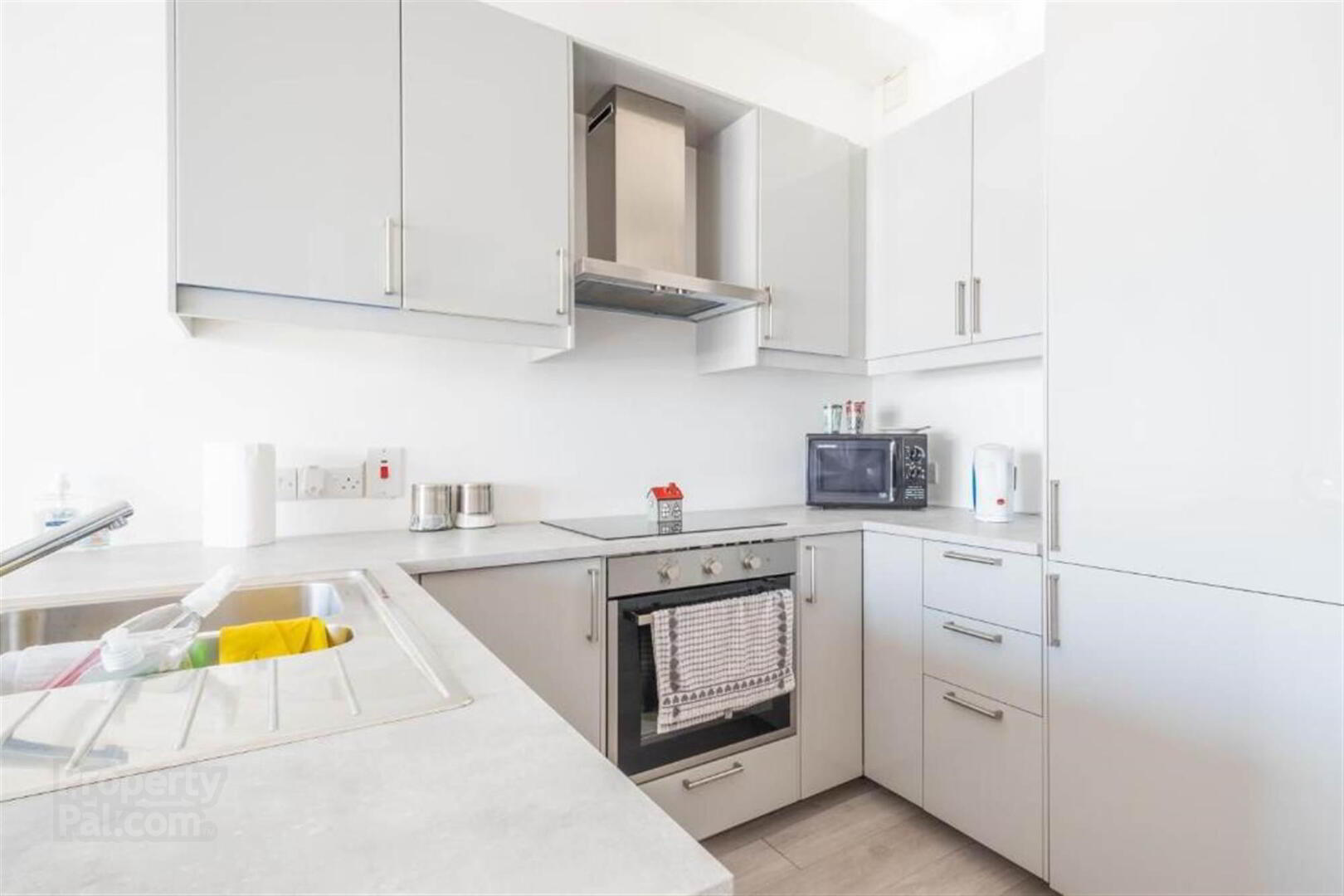 Apt 1, 75 Eglinton Street 4 of 13