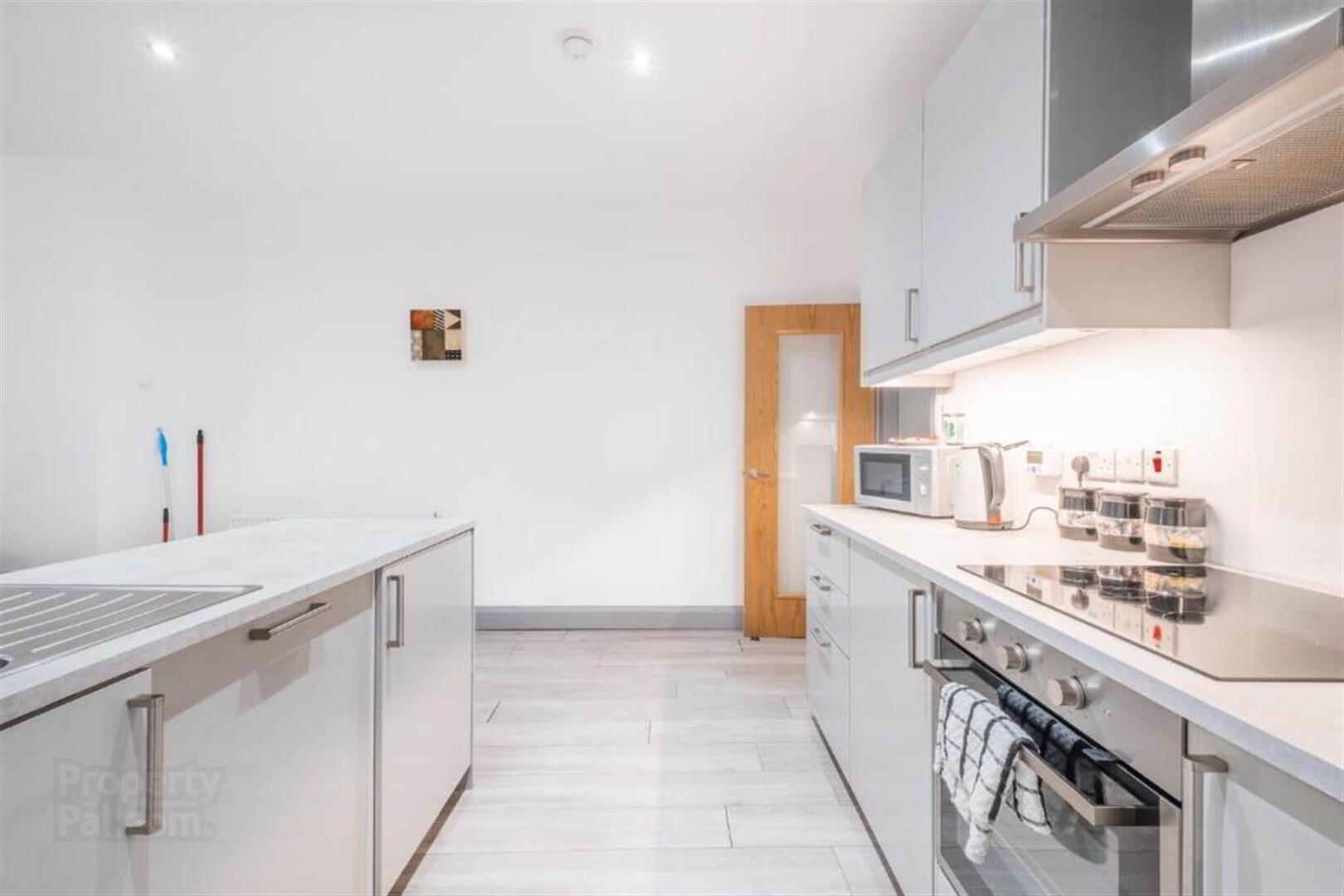 Apt 3, 75 Eglinton Street 3 of 9