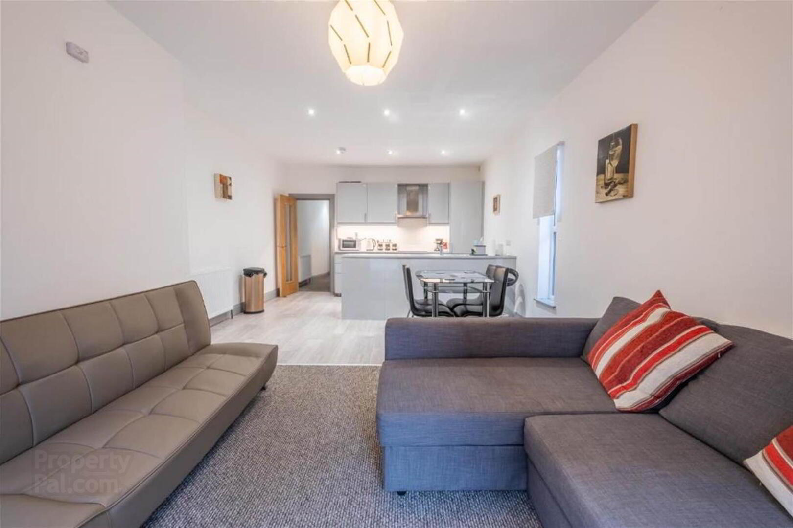 Apt 3, 75 Eglinton Street 4 of 9