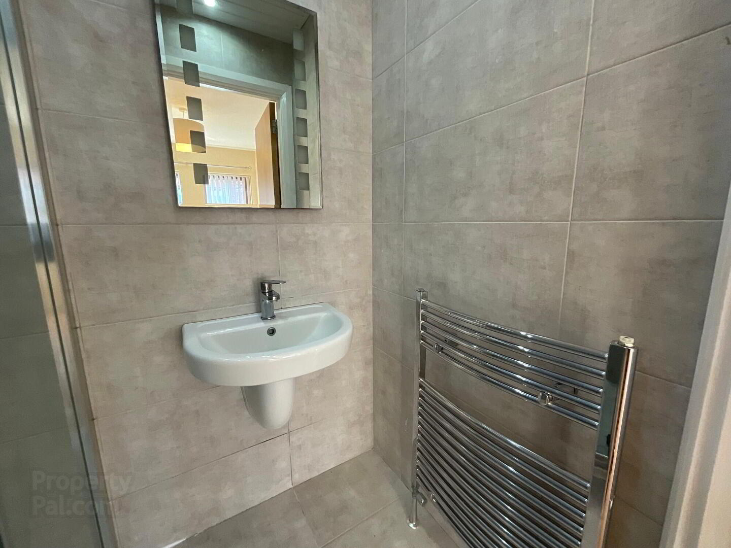 40 Ainsworth Avenue 13 of 22