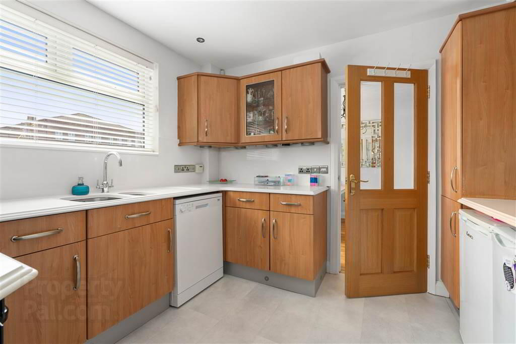 50 Glendun Drive 11 of 27