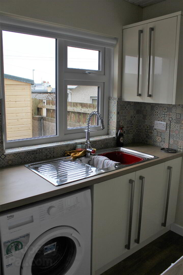 Student Let 2025/26, 2 Queenora Avenue 7 of 19
