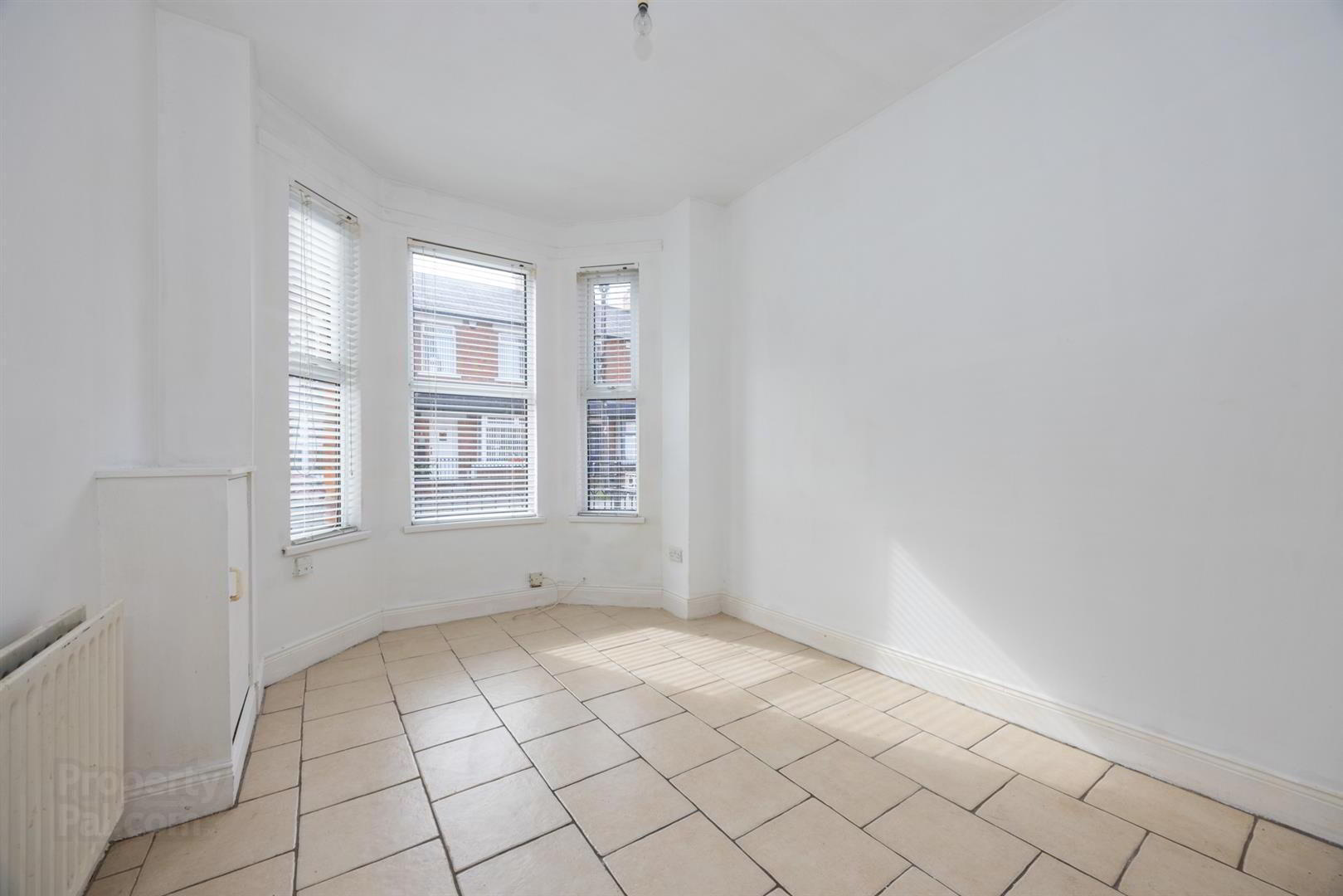 15 Woodcot Avenue 5 of 17