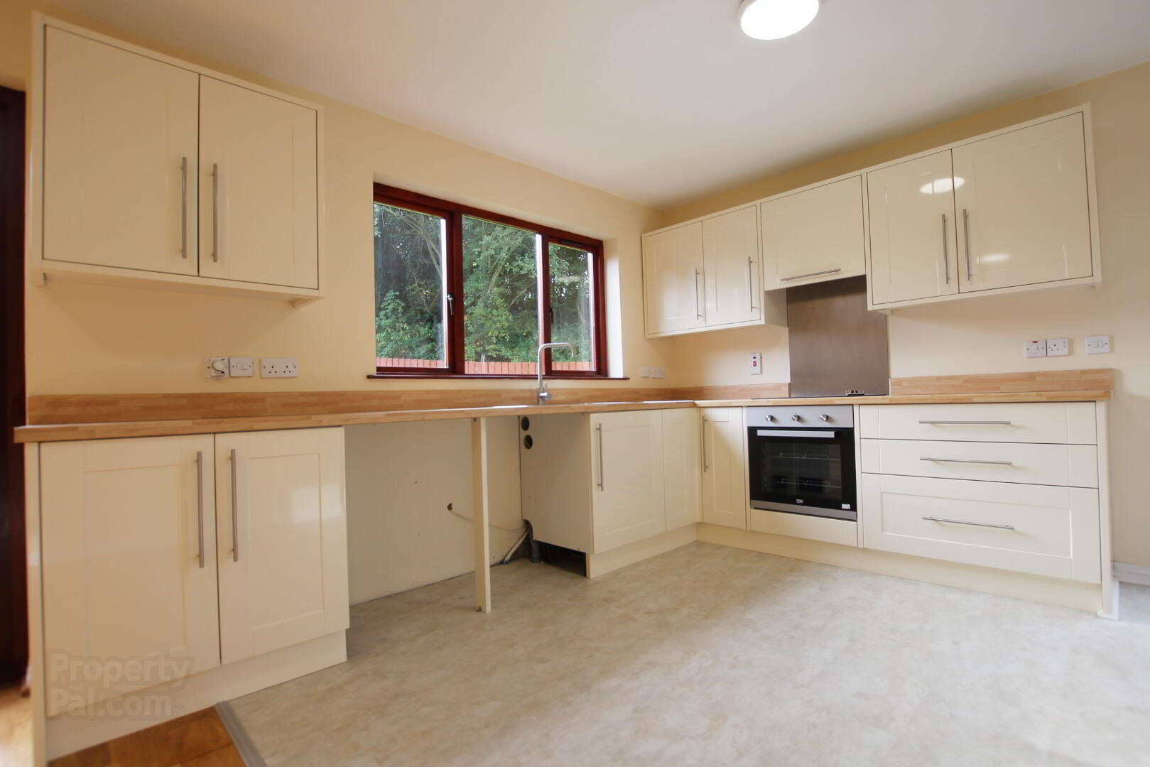 35 Ashbourne 4 of 12