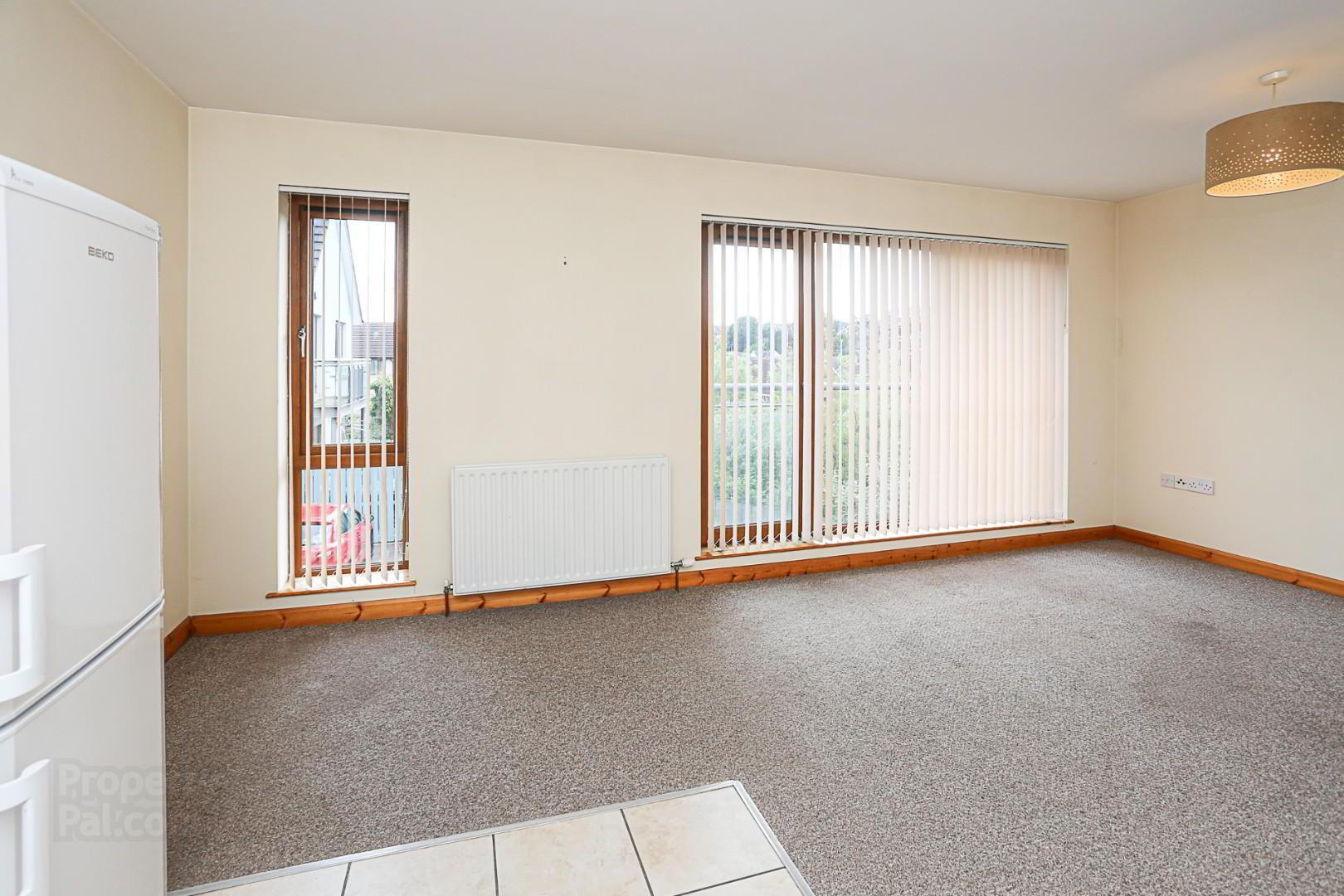 15 Shaftesbury Drive 6 of 12