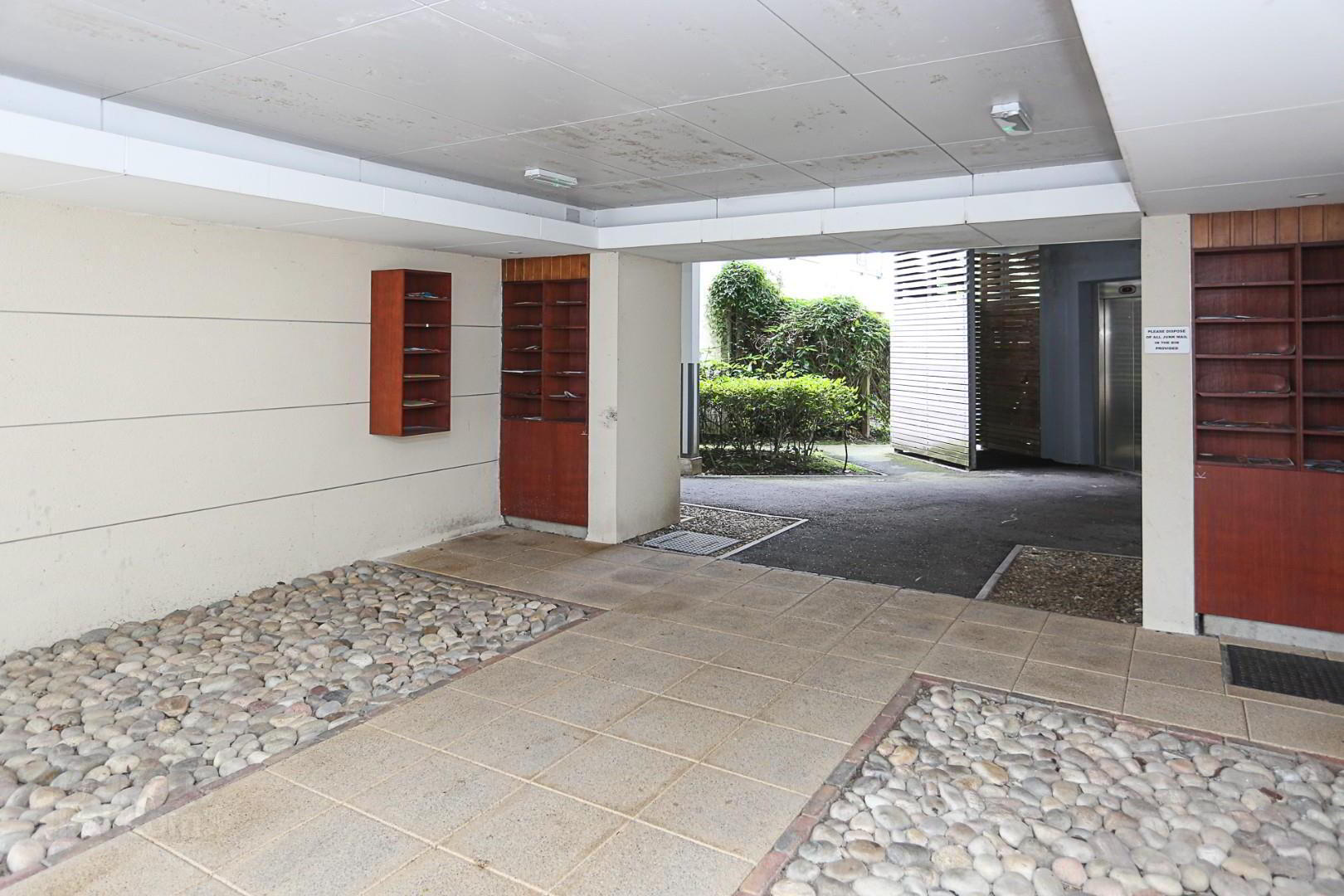 property description image