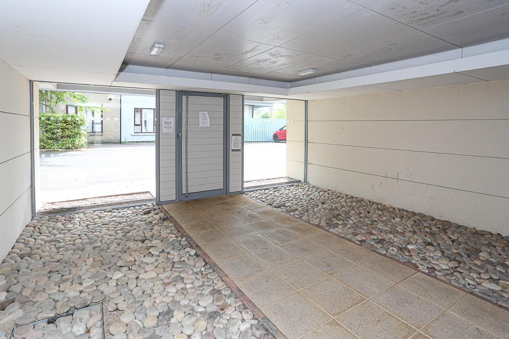15 Shaftesbury Drive 3 of 12