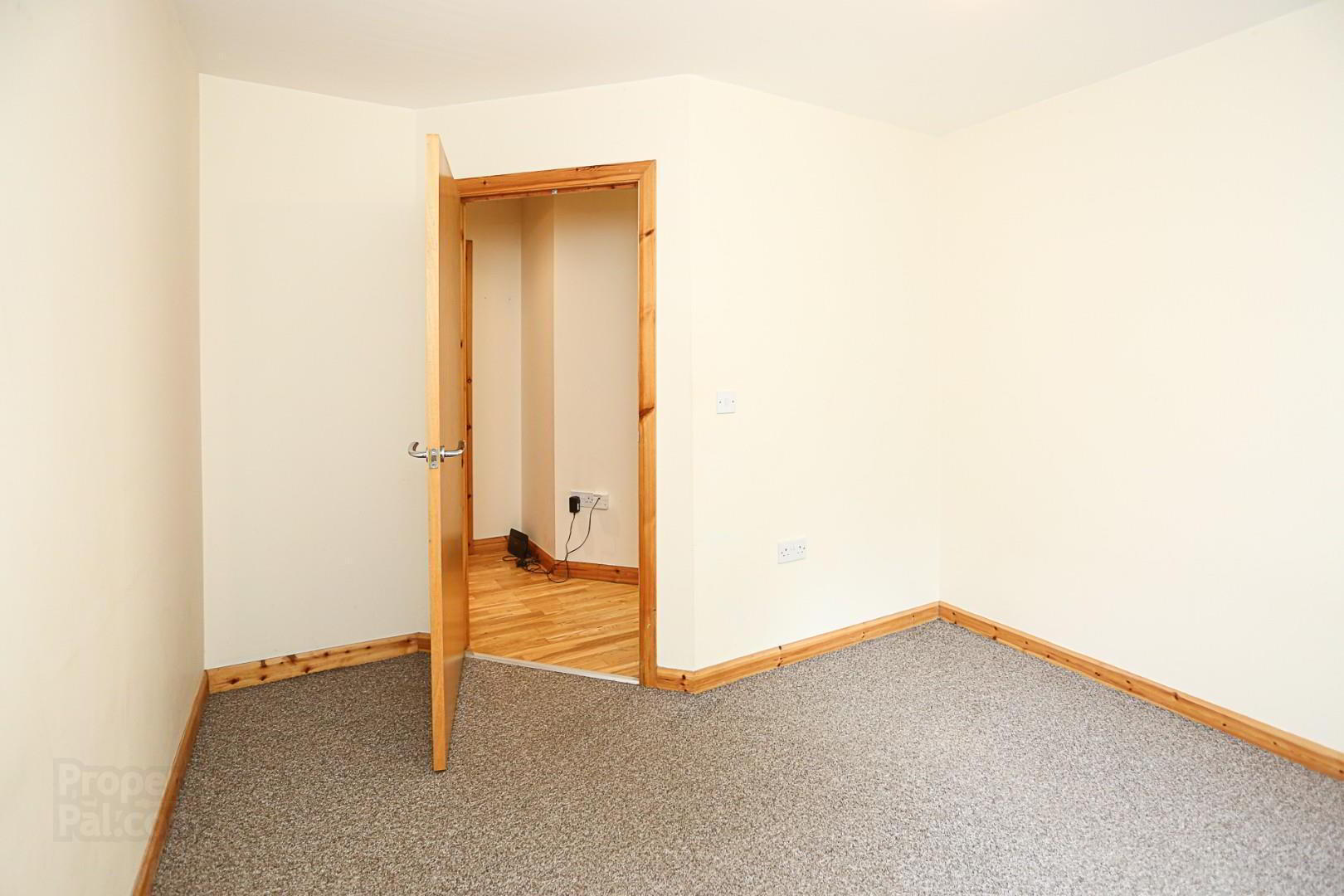 15 Shaftesbury Drive 9 of 12
