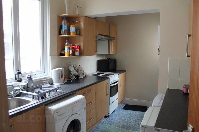 38 Wellesley Avenue 3 of 6