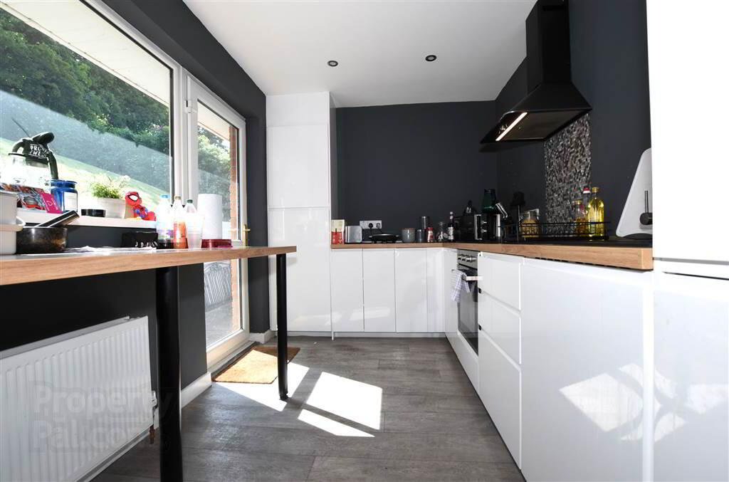 31 Strangford Heights 7 of 20