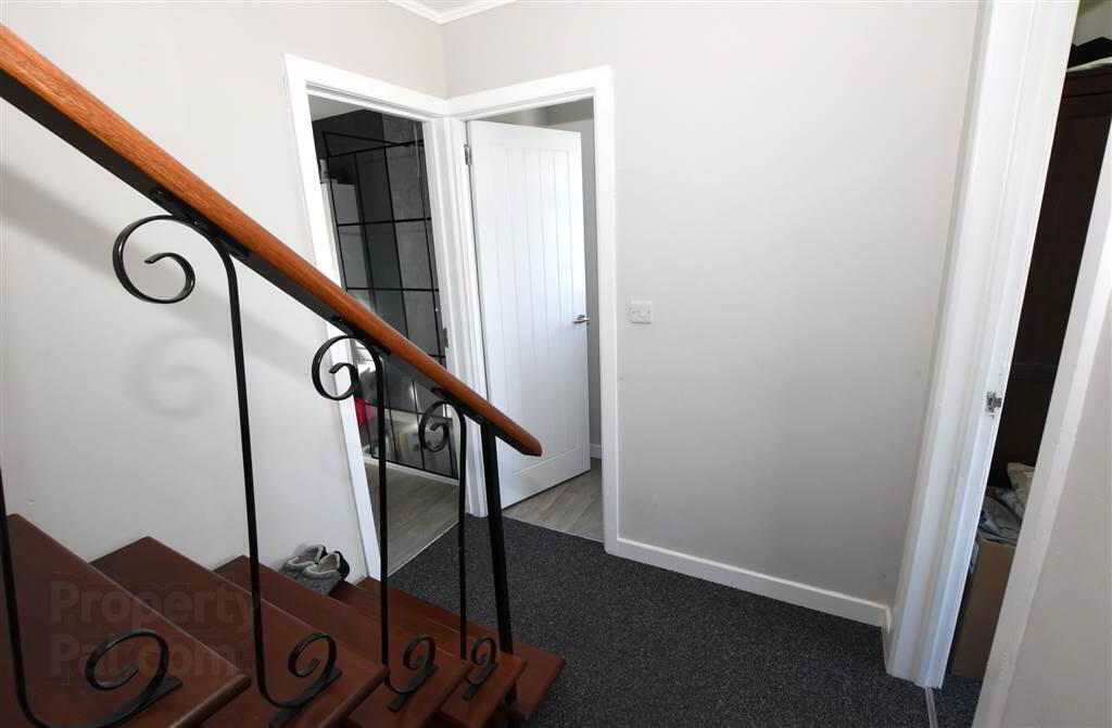 31 Strangford Heights 3 of 20