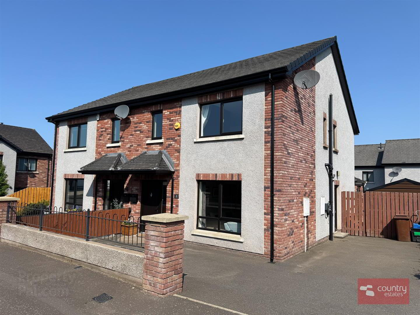 8 Victoria Road 1 of 32