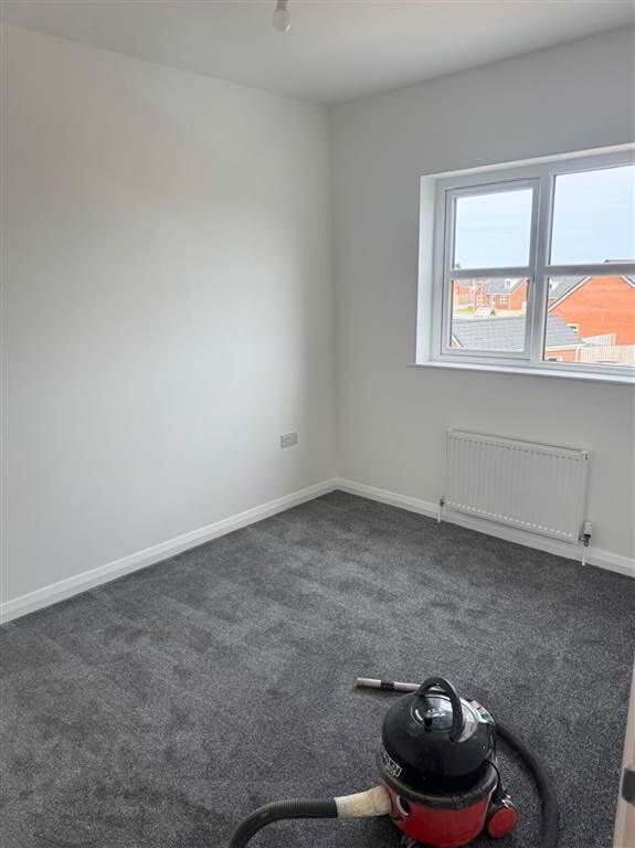 8 Gowland Grove 7 of 12