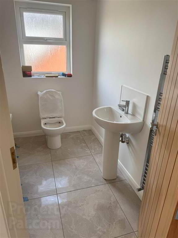 8 Gowland Grove 11 of 12