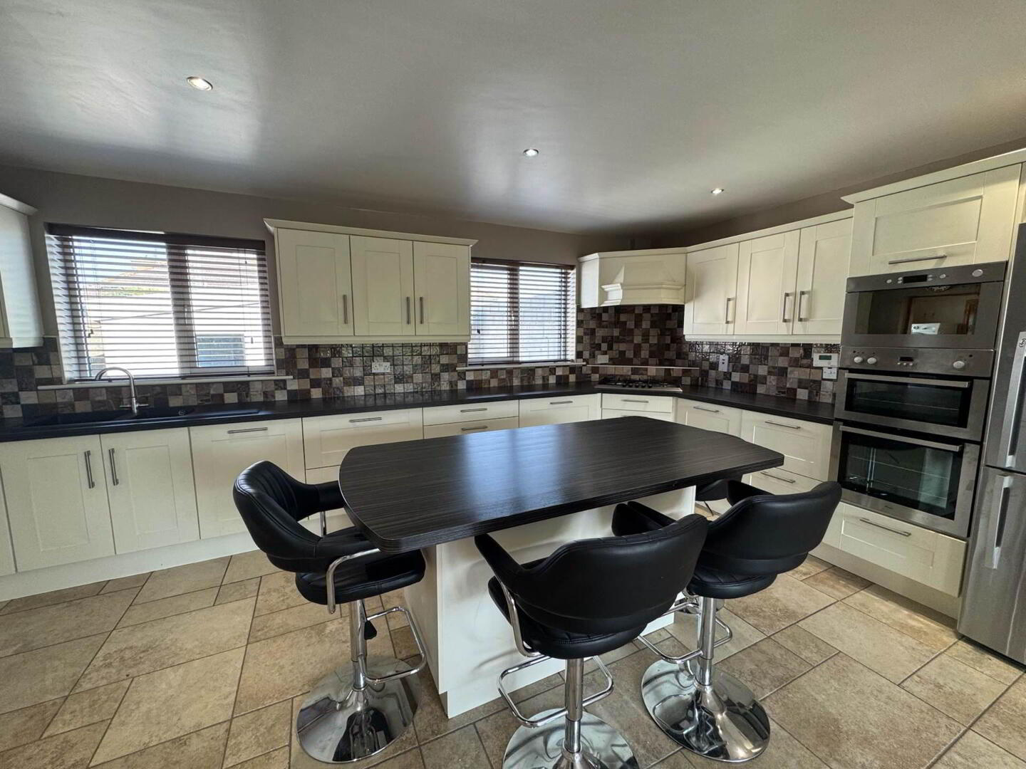 17 Comeragh Drive 5 of 15