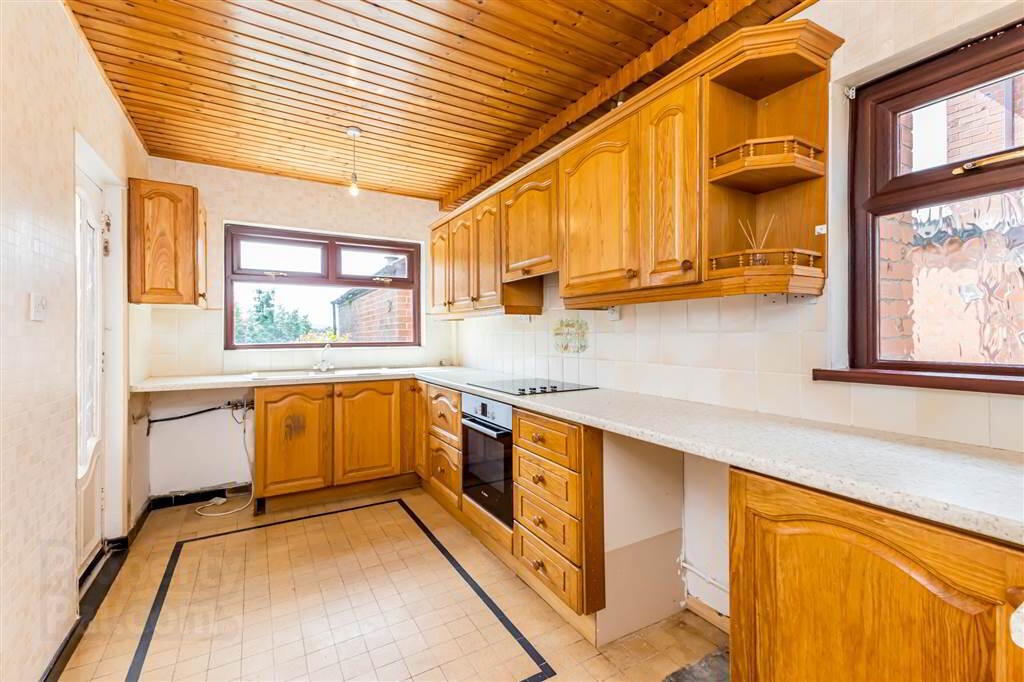 9 Fairview Park 12 of 32