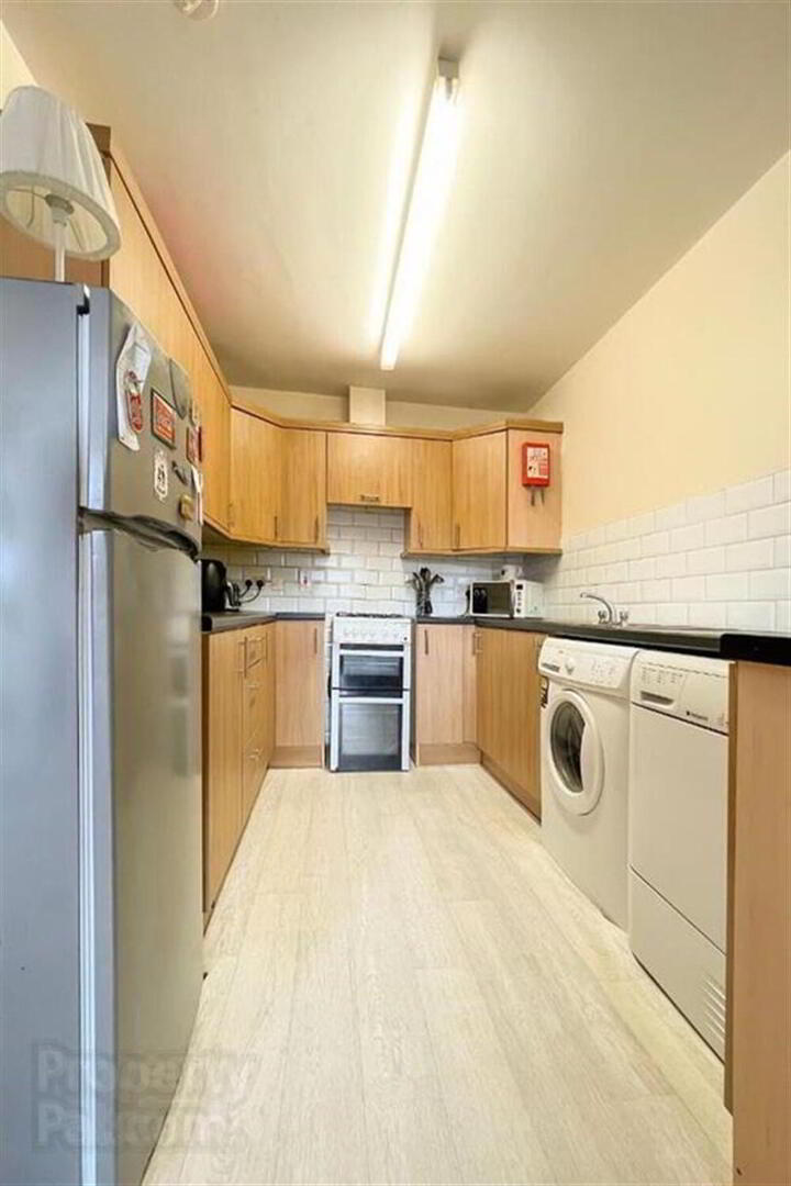 Room 2 Apartment, 4 College Gate 5 of 8