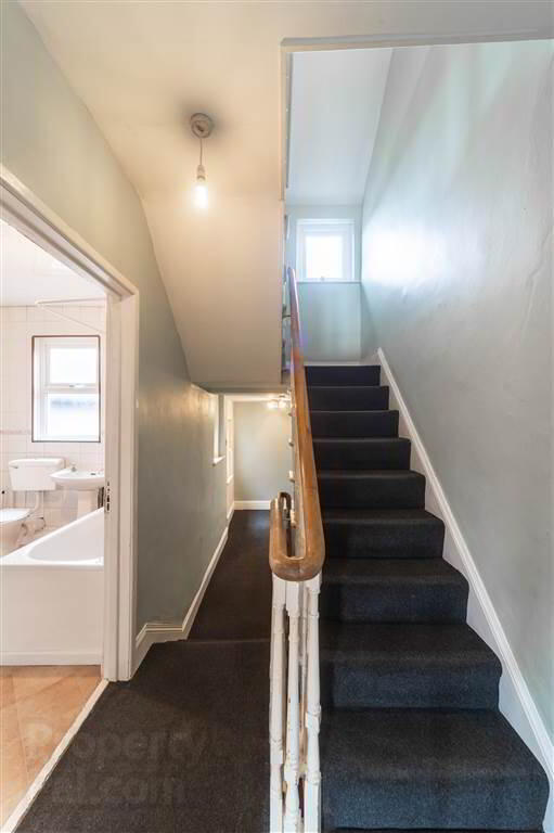25 Woodcot Avenue 13 of 15