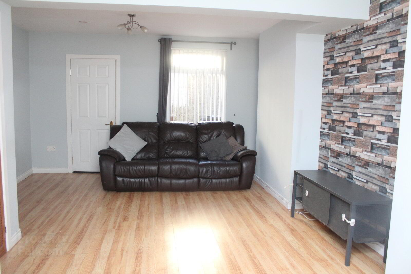 property description image
