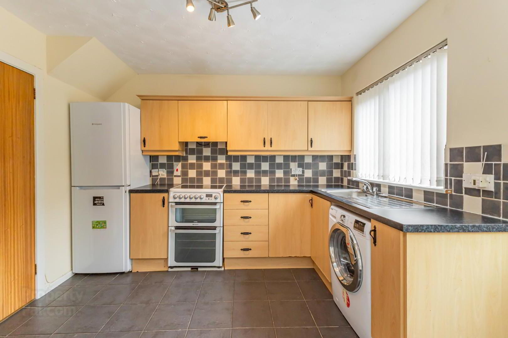 38 Denfort Lodge 7 of 19