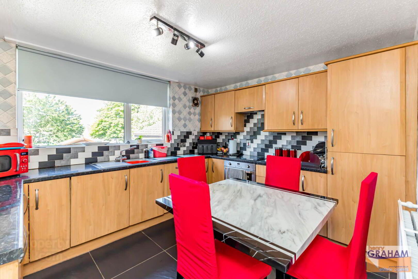 7 Glenmore Walk 9 of 25