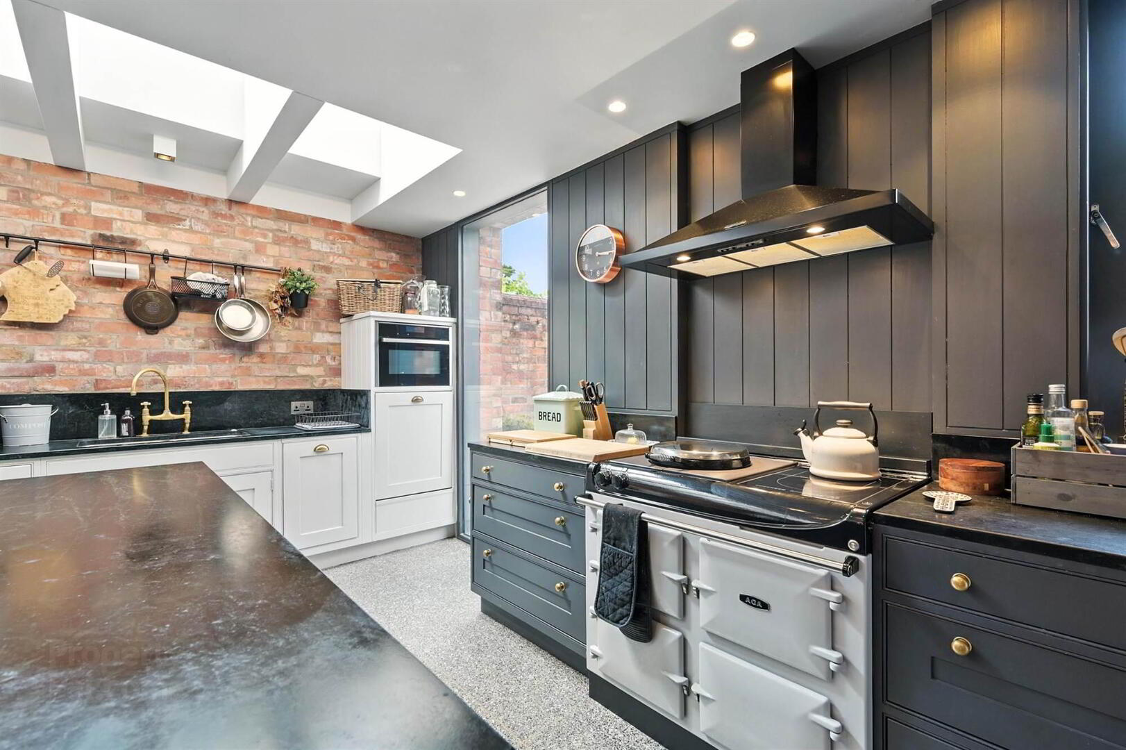 18 St Judes Avenue 13 of 28