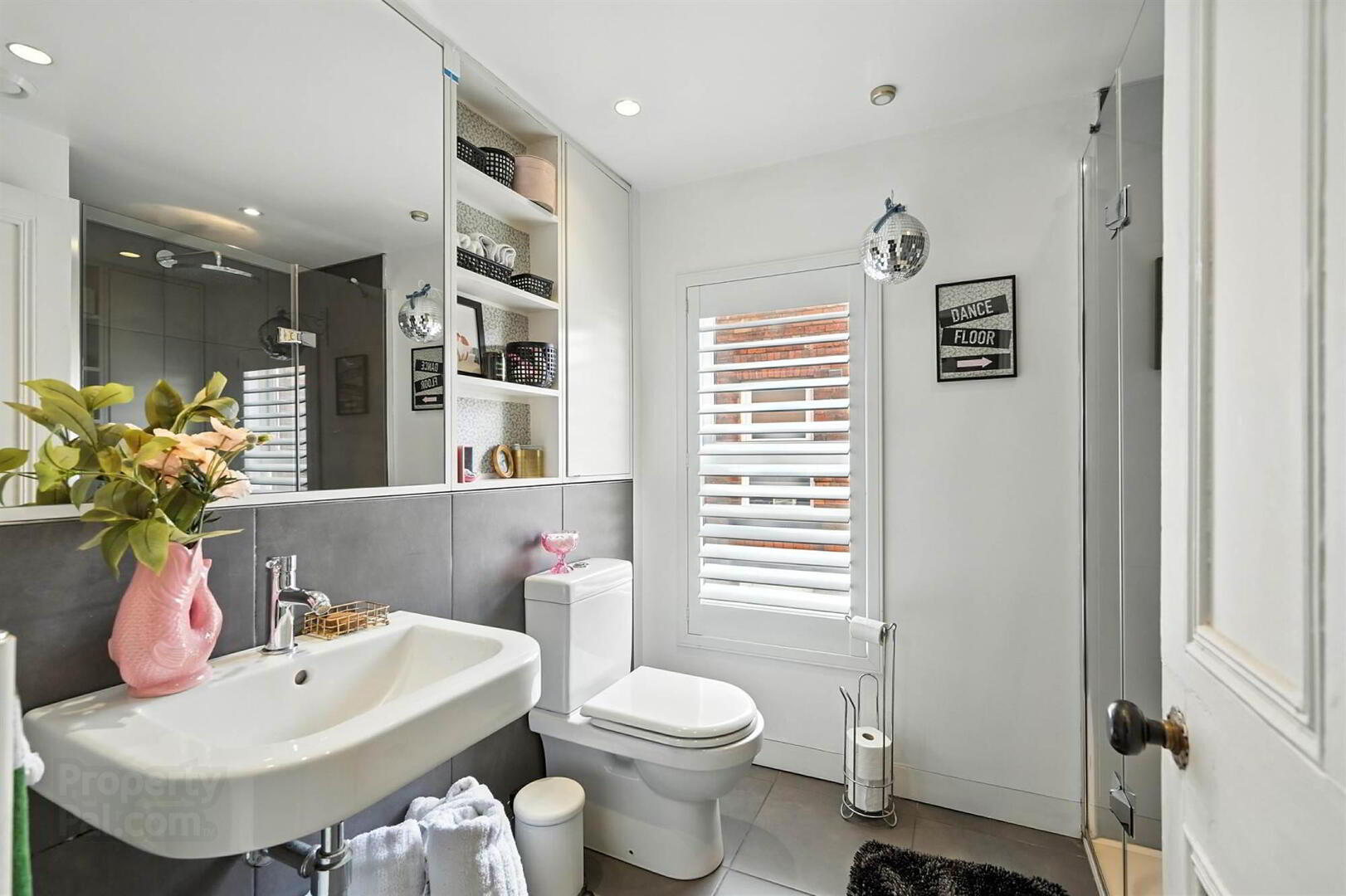 18 St Judes Avenue 21 of 28