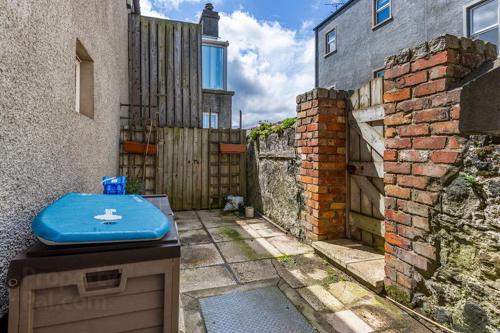 4 Babington Terrace 27 of 32
